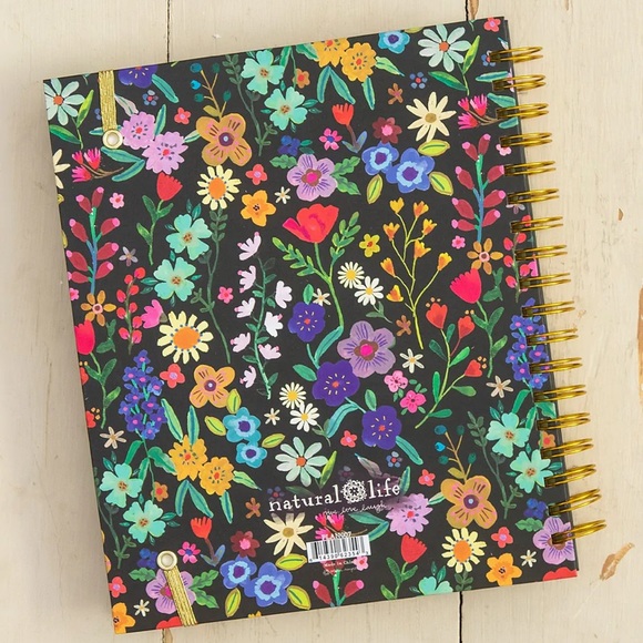 LAST 1 - NEW 2023 planner spread kindness like wildflowers - Picture 2 of 11